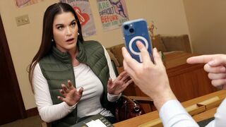 Step-mother Kendra Heart is negotiating with the lecturer to save her sonny