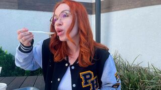 College gal gives the instructor a oral job for a burger