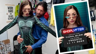 Tiana Gargle's kinky desire comes true with an alien penis